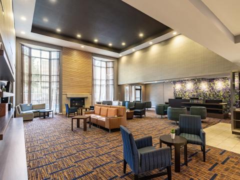 Lobby seating area at Sonesta Select Dallas Richardson.