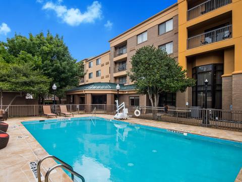 Outdoor pool at Sonesta Select Dallas Richardson.