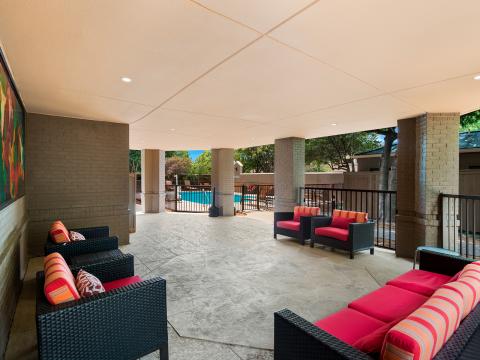 The outdoor patio area at Sonesta Select Dallas Richardson.