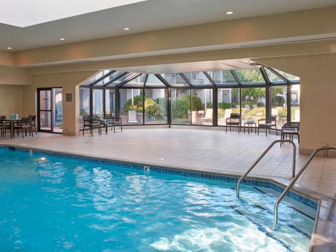 The indoor pool area at Sonesta Select Minneapolis Eden Prairie.