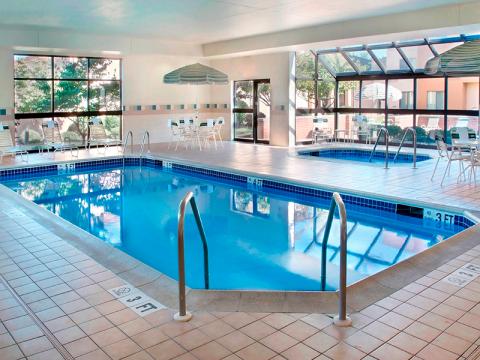 Indoor pool at the Sonesta Select Newark Christiana Mall hotel.