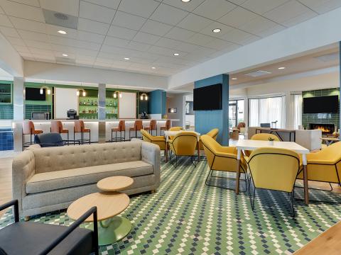 Sonesta Select Scottsdale Mayo Clinic The Commons seating area