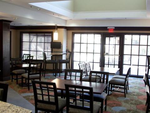guest dining lounge