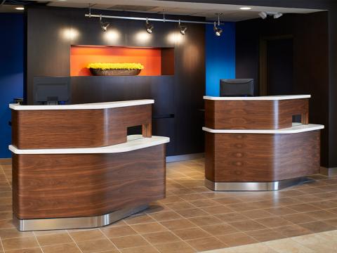 Sonesta Select Detroit Auburn Hills - Lobby Desk