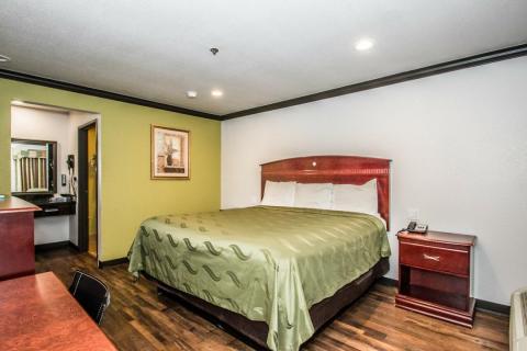 One King Bed Guestroom